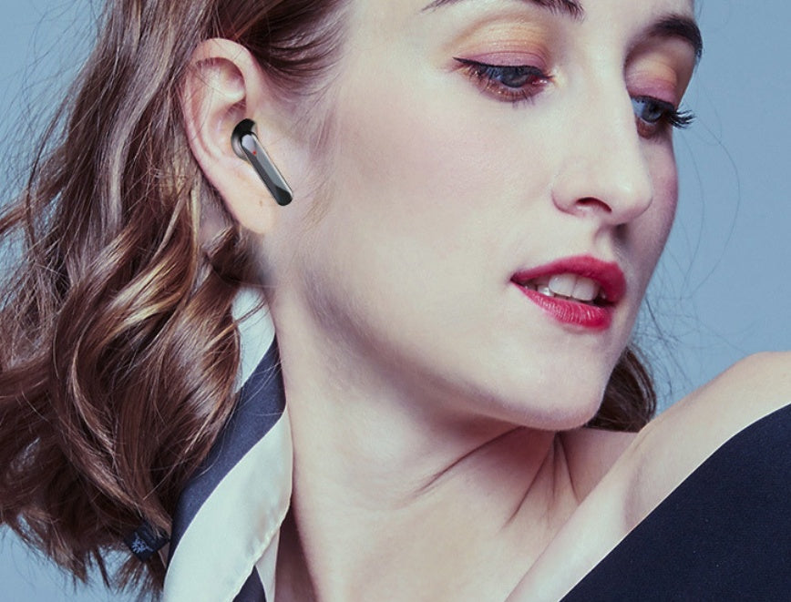 The New Bluetooth Black Tech E-Sports Headset